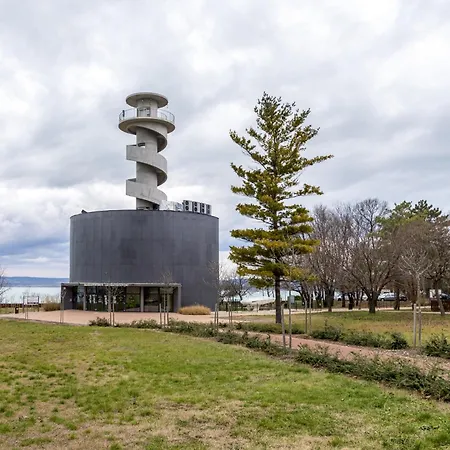 Apartment In 20073 *